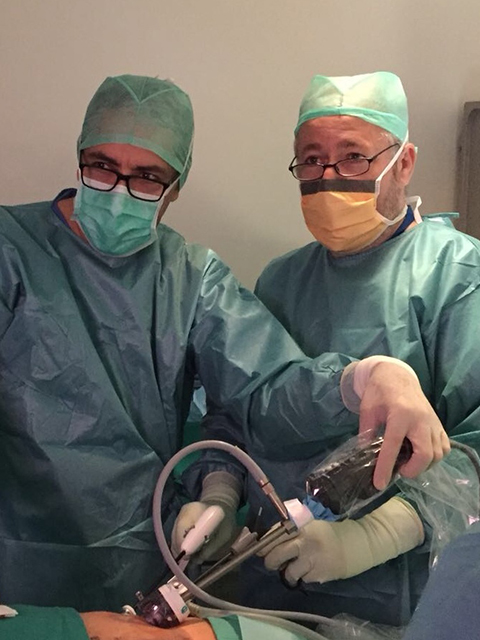 Noves tècniques de cirurgia suprarenal per accés posterior
