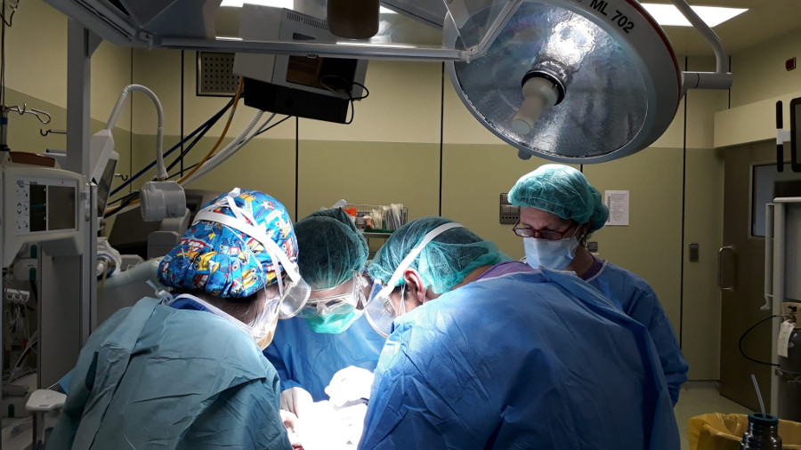 Sant Pau i Puigvert realitzen la primera intervenció neonatal conjunta amb un nadó amb gastròsquisi durant la pandèmia